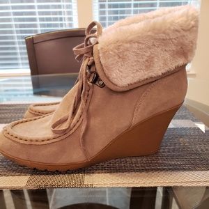 Suede wedge heel bootie